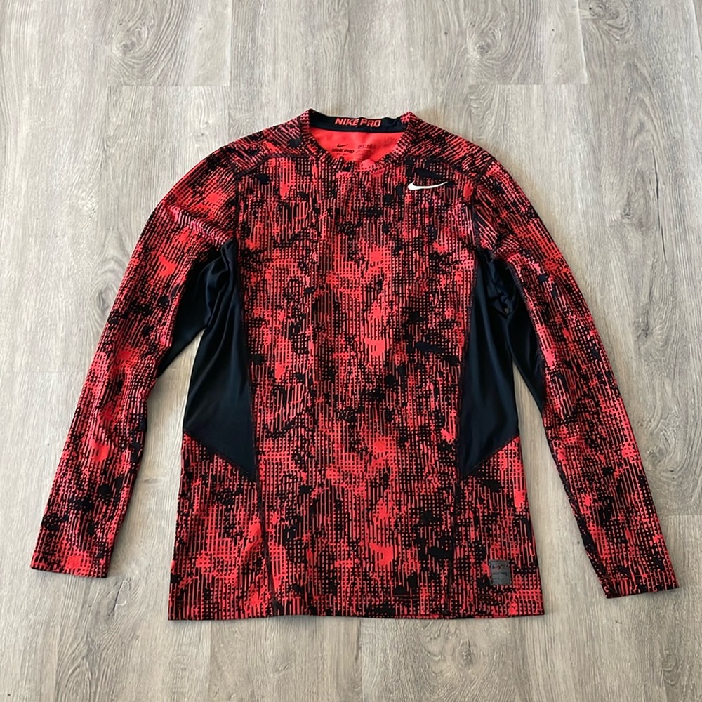 Nike pro combat fitted red and black workout top size large